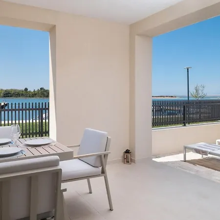 Luxury Lovre Seaside Heated Pool Sauna * Nin