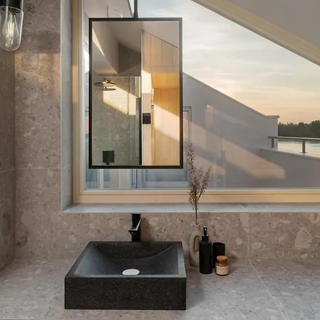 Luxury Lovre Seaside Heated Pool Sauna * Nin