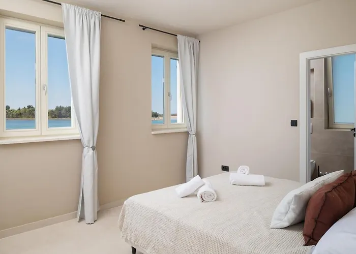 Luxury Lovre Seaside Heated Pool Sauna Villa Nin