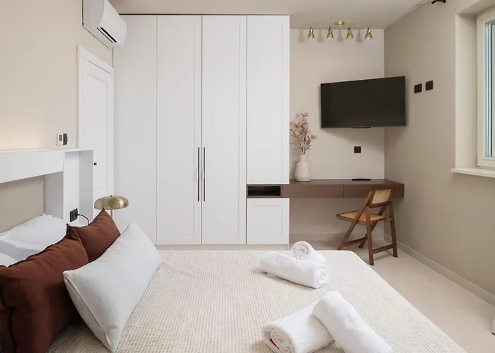 Luxury Lovre Seaside Heated Pool Sauna Nin