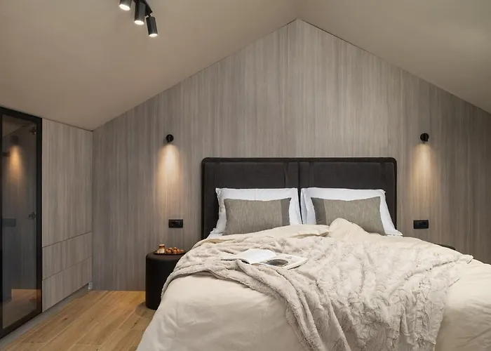 Luxury Lovre Seaside Heated Pool Sauna Villa