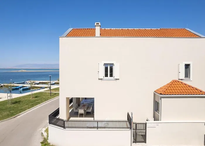 Luxury Lovre Seaside Heated Pool Sauna * Nin