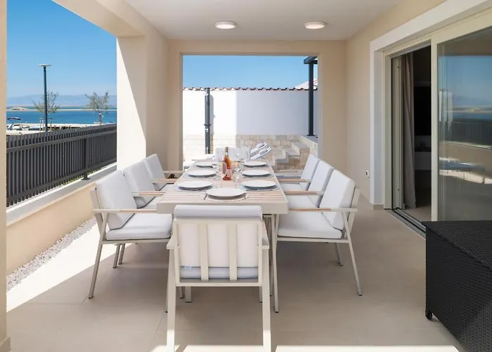 Luxury Lovre Seaside Heated Pool Sauna Villa