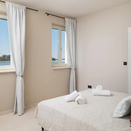 Luxury Lovre Seaside Heated Pool Sauna Villa Nin