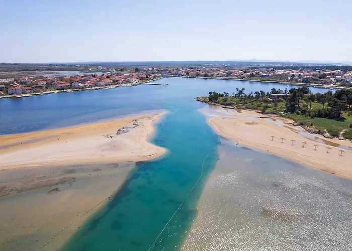 빌라 Luxury Lovre Seaside Heated Pool Sauna 닌