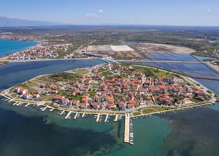 Luxury Lovre Seaside Heated Pool Sauna 빌라