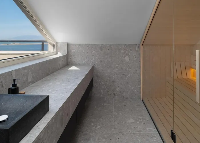 Luxury Lovre Seaside Heated Pool Sauna 빌라 *