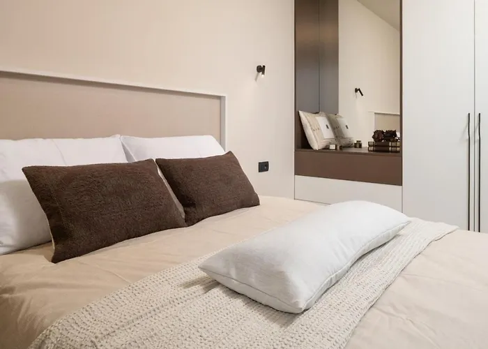 Luxury Lovre Seaside Heated Pool Sauna