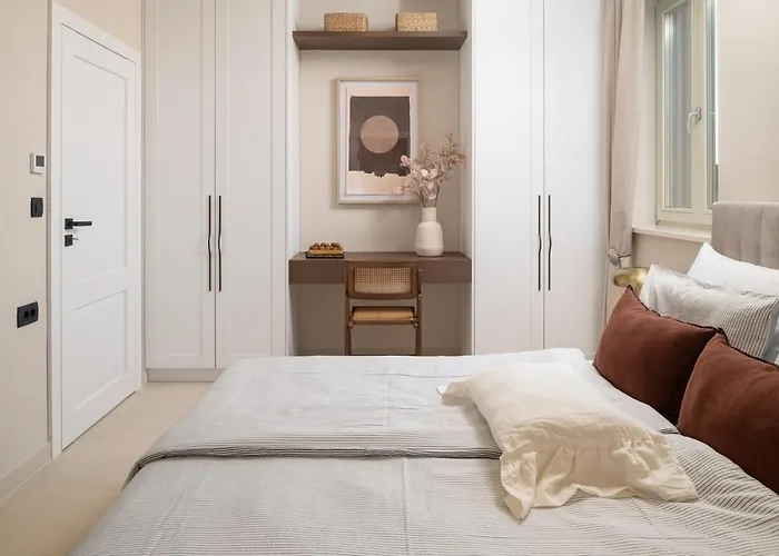 Luxury Lovre Seaside Heated Pool Sauna 빌라 닌