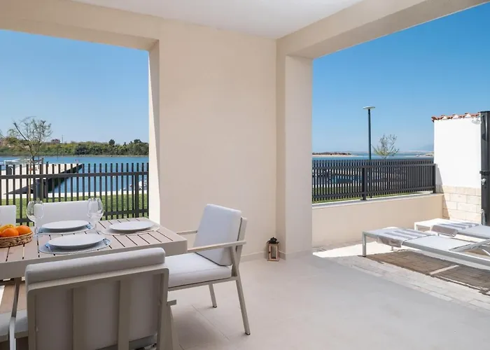 Luxury Lovre Seaside Heated Pool Sauna * 닌