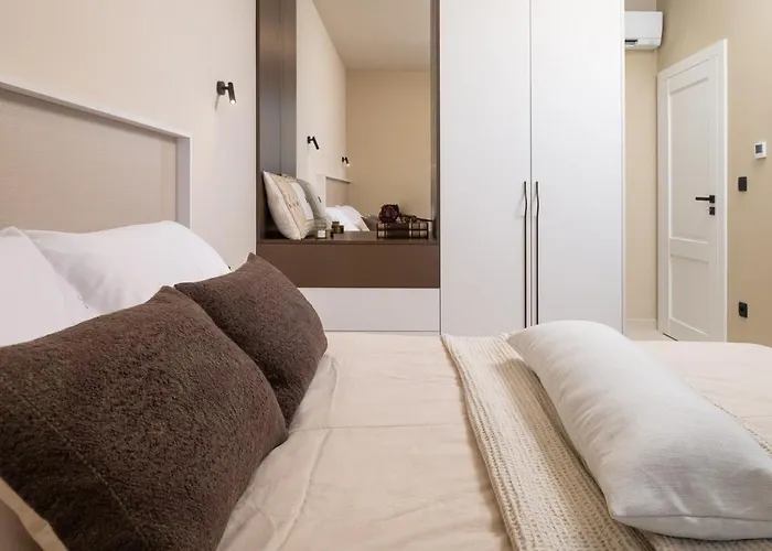 Luxury Lovre Seaside Heated Pool Sauna * 닌