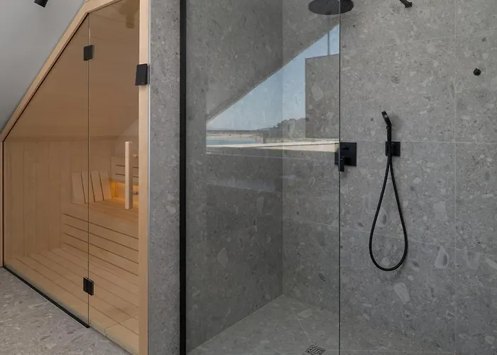 Luxury Lovre Seaside Heated Pool Sauna 닌