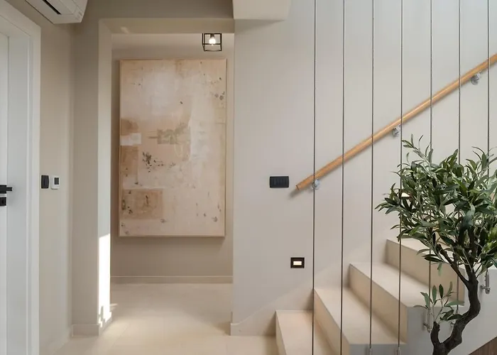 Luxury Lovre Seaside Heated Pool Sauna 빌라 닌