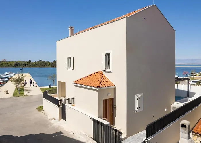 빌라 Luxury Lovre Seaside Heated Pool Sauna