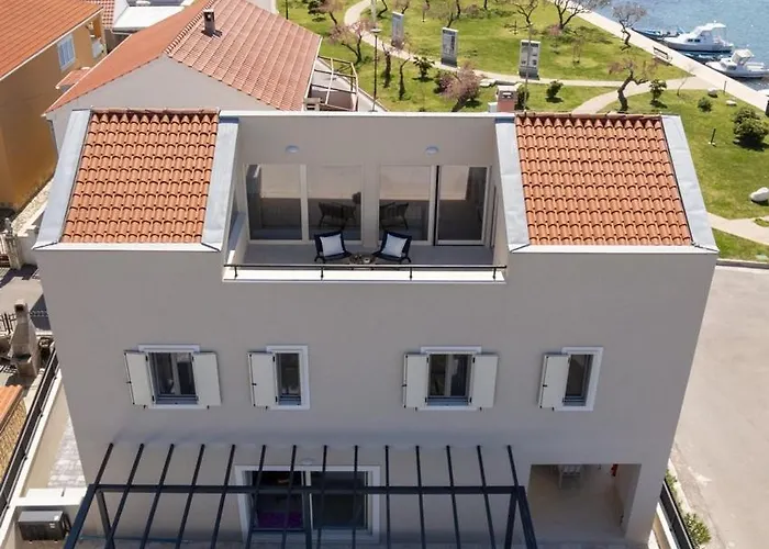 Luxury Lovre Seaside Heated Pool Sauna 빌라